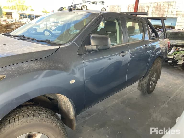 2015 Mazda BT-50 Used VIN MM0UR0YF100487358 – front exterior 2015 Mazda BT-50 Used VIN MM0UR0YF100487358 – front exterior