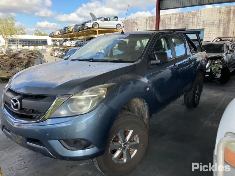 2015 Mazda BT-50 Used VIN MM0UR0YF100487358 – interior seats 2015 Mazda BT-50 Used VIN MM0UR0YF100487358 – interior seats