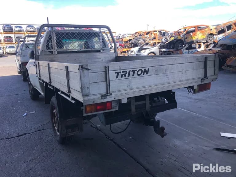 2013 Mitsubishi Triton - VIN MMAENKA40DD009029 2013 Mitsubishi Triton VIN MMAENKA40DD009029