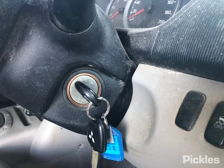 2013 Mitsubishi Triton Used VIN MMAENKA40DD009029 – side profile 2013 Mitsubishi Triton Used VIN MMAENKA40DD009029 – side profile