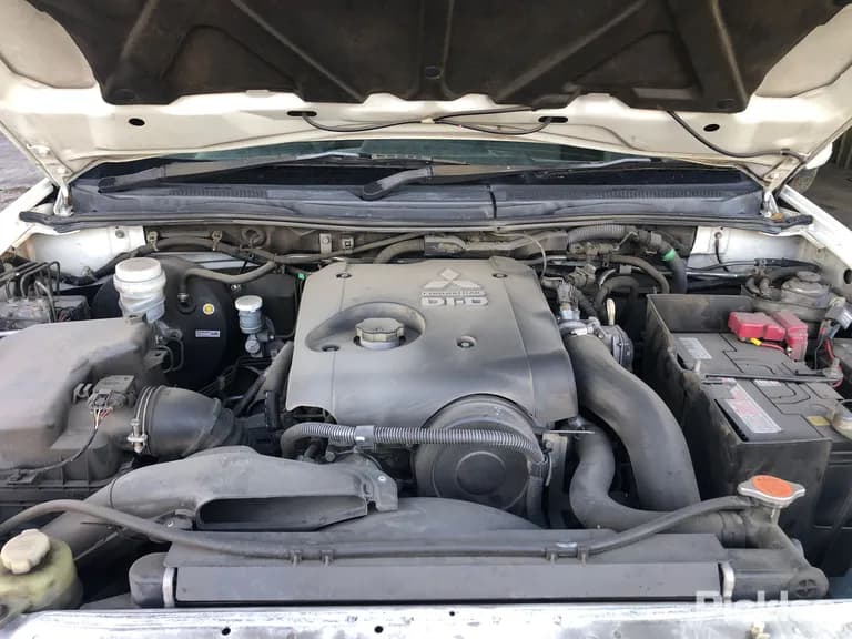 2013 Mitsubishi Triton Used VIN MMAENKA40DD009029 – engine bay 2013 Mitsubishi Triton Used VIN MMAENKA40DD009029 – engine bay