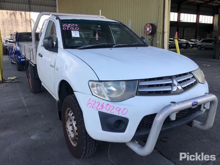 2013 Mitsubishi Triton Used VIN MMAENKA40DD009029 – photo 19 2013 Mitsubishi Triton Used VIN MMAENKA40DD009029 – photo 19