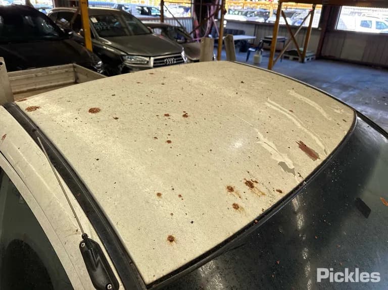 2013 Mitsubishi Triton Used VIN MMAENKA50DD004065 – trunk area 2013 Mitsubishi Triton Used VIN MMAENKA50DD004065 – trunk area