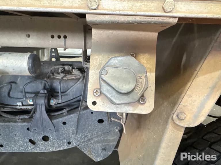 2013 Mitsubishi Triton Used VIN MMAENKA50DD004065 – photo 18 2013 Mitsubishi Triton Used VIN MMAENKA50DD004065 – photo 18