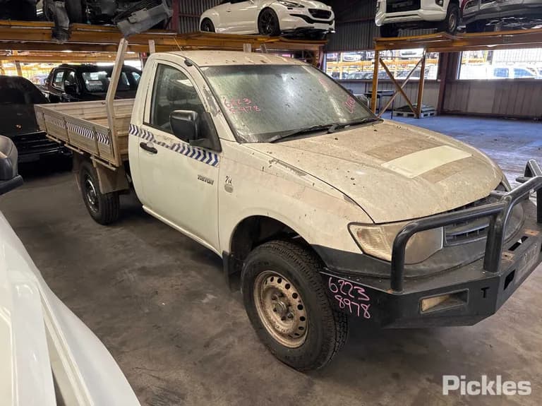 2013 Mitsubishi Triton Used VIN MMAENKA50DD004065 – photo 22 2013 Mitsubishi Triton Used VIN MMAENKA50DD004065 – photo 22