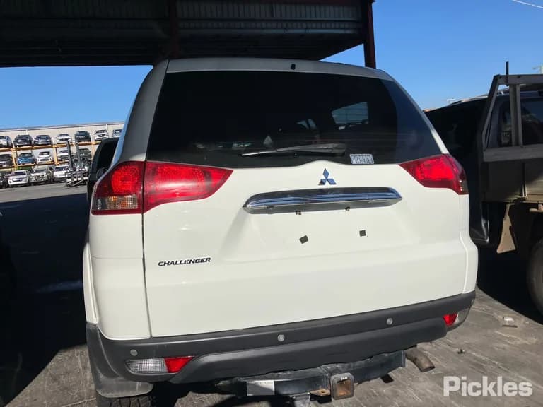 2013 Mitsubishi Challenger Used VIN MMAGYKH40EF000931 – photo 11 2013 Mitsubishi Challenger Used VIN MMAGYKH40EF000931 – photo 11