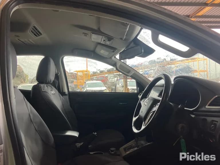 2021 Mitsubishi Triton Used VIN MMAJLKL10NH010723 – odometer reading 2021 Mitsubishi Triton Used VIN MMAJLKL10NH010723 – odometer reading