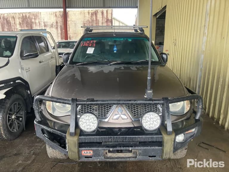 2013 Mitsubishi Triton Used VIN MMAJNKB40DD007367 – side profile 2013 Mitsubishi Triton Used VIN MMAJNKB40DD007367 – side profile