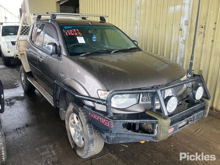 2013 Mitsubishi Triton Used VIN MMAJNKB40DD007367 – dashboard 2013 Mitsubishi Triton Used VIN MMAJNKB40DD007367 – dashboard