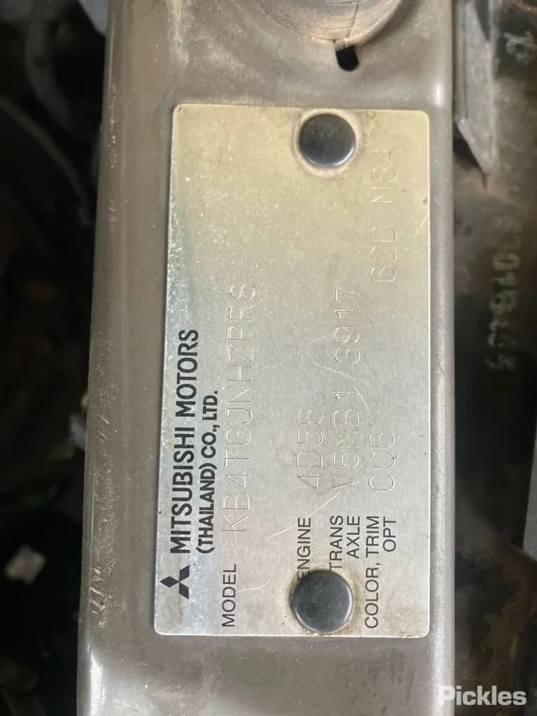 2013 Mitsubishi Triton Used VIN MMAJNKB40DD007367 – exterior detail 2013 Mitsubishi Triton Used VIN MMAJNKB40DD007367 – exterior detail