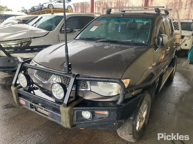 2013 Mitsubishi Triton Used VIN MMAJNKB40DD007367 – undercarriage 2013 Mitsubishi Triton Used VIN MMAJNKB40DD007367 – undercarriage