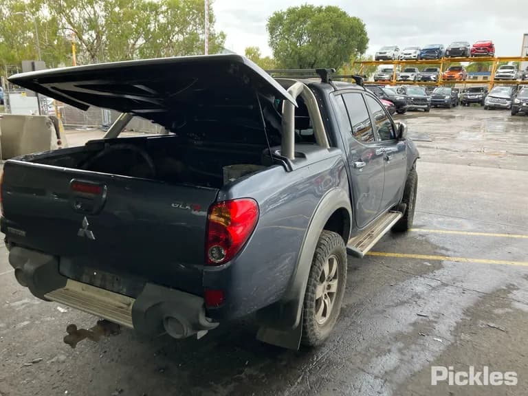 2009 Mitsubishi Triton Used VIN MMAJNKB909D012778 – exterior detail 2009 Mitsubishi Triton Used VIN MMAJNKB909D012778 – exterior detail