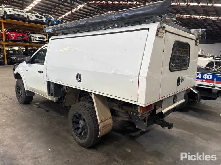 2017 Mitsubishi Triton Used VIN MMAYJKL10JH003680 – trunk area 2017 Mitsubishi Triton Used VIN MMAYJKL10JH003680 – trunk area
