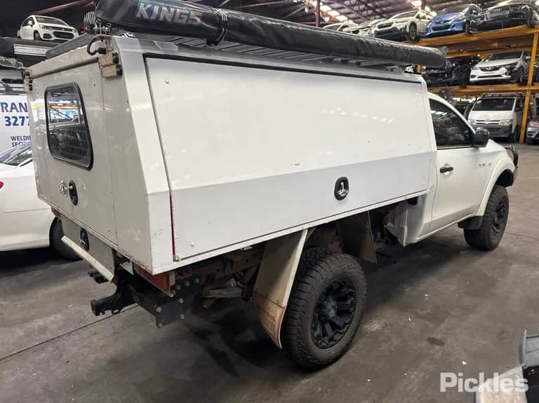 2017 Mitsubishi Triton Used VIN MMAYJKL10JH003680 – photo 11 2017 Mitsubishi Triton Used VIN MMAYJKL10JH003680 – photo 11