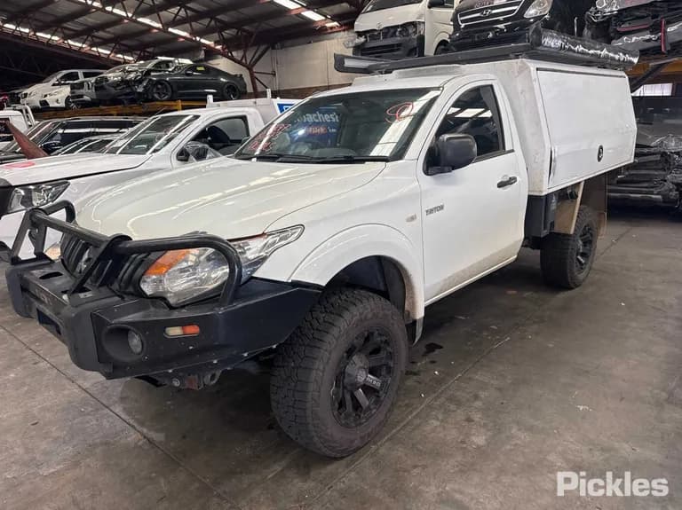 2017 Mitsubishi Triton Used VIN MMAYJKL10JH003680 – photo 16 2017 Mitsubishi Triton Used VIN MMAYJKL10JH003680 – photo 16