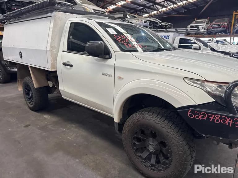 2017 Mitsubishi Triton Used VIN MMAYJKL10JH003680 – photo 17 2017 Mitsubishi Triton Used VIN MMAYJKL10JH003680 – photo 17
