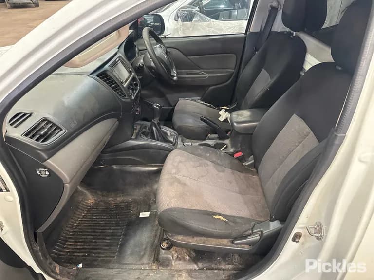 2017 Mitsubishi Triton Used VIN MMAYJKL10JH003680 – photo 18 2017 Mitsubishi Triton Used VIN MMAYJKL10JH003680 – photo 18