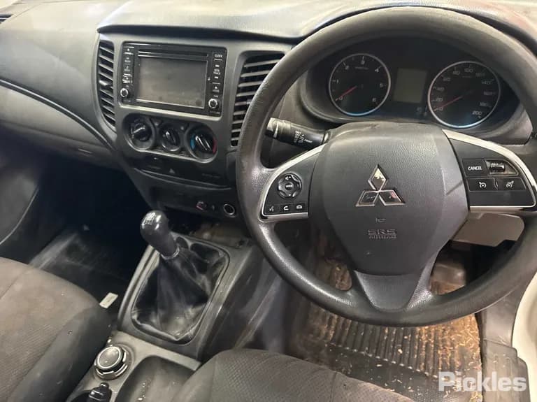 2017 Mitsubishi Triton Used VIN MMAYJKL10JH003680 – photo 19 2017 Mitsubishi Triton Used VIN MMAYJKL10JH003680 – photo 19