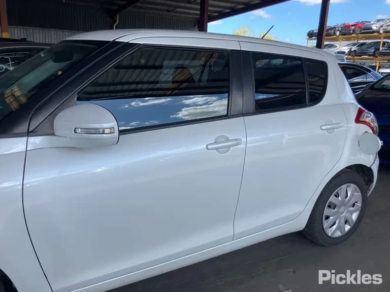 2013 Suzuki Swift Used VIN MMSHZC82S00104016 – dashboard 2013 Suzuki Swift Used VIN MMSHZC82S00104016 – dashboard