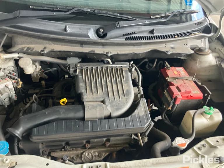 2013 Suzuki Swift Used VIN MMSHZC82S00104016 – engine bay 2013 Suzuki Swift Used VIN MMSHZC82S00104016 – engine bay