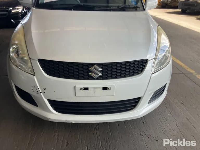 2013 Suzuki Swift Used VIN MMSHZC82S00104016 – exterior detail 2013 Suzuki Swift Used VIN MMSHZC82S00104016 – exterior detail