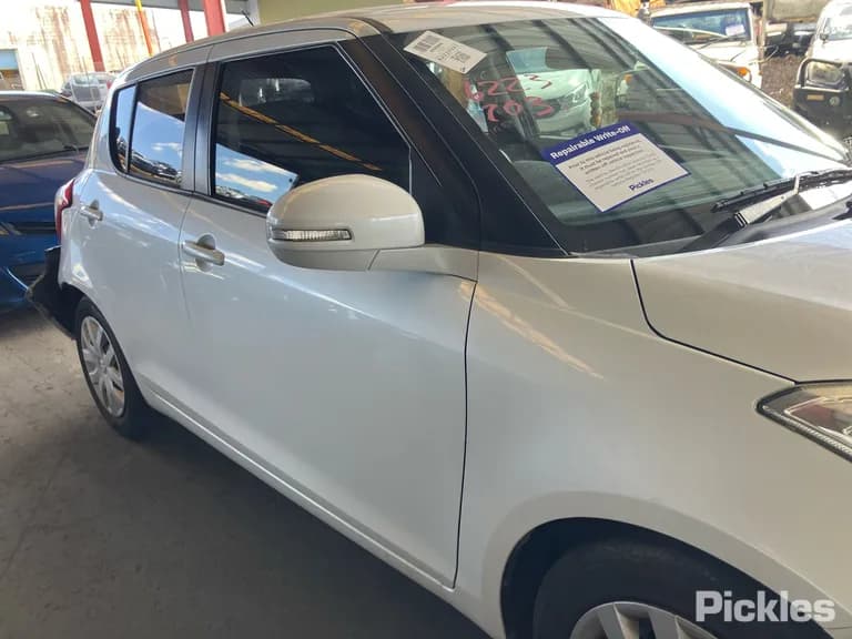 2013 Suzuki Swift Used VIN MMSHZC82S00104016 – odometer reading 2013 Suzuki Swift Used VIN MMSHZC82S00104016 – odometer reading