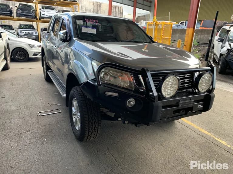 2015 Nissan Navara Used VIN MNTCB4D23A0009335 – dashboard 2015 Nissan Navara Used VIN MNTCB4D23A0009335 – dashboard