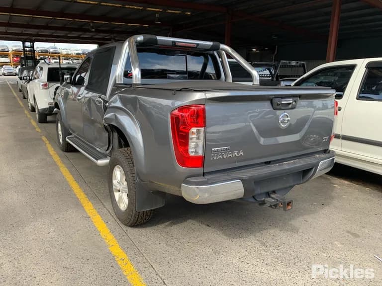 2015 Nissan Navara Used VIN MNTCB4D23A0009335 – trunk area 2015 Nissan Navara Used VIN MNTCB4D23A0009335 – trunk area