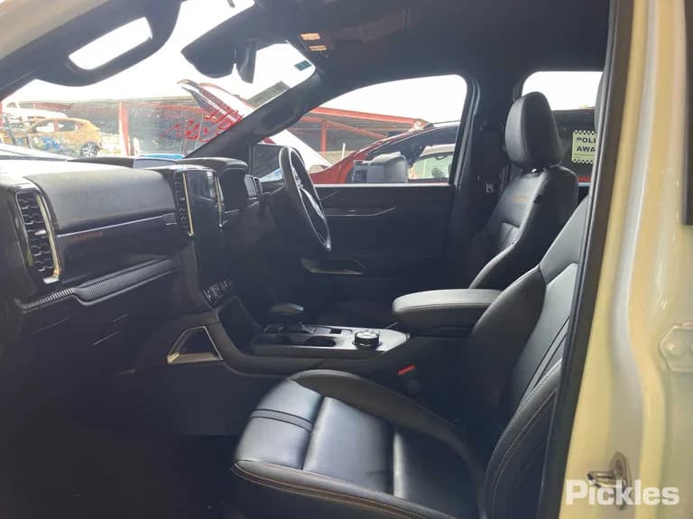 2025 Ford Ranger Used VIN MPBCMFF70SX660719 – interior seats 2025 Ford Ranger Used VIN MPBCMFF70SX660719 – interior seats