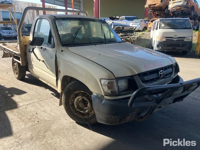 2003 Toyota Hilux Used VIN MR031LNE908002139 – side profile 2003 Toyota Hilux Used VIN MR031LNE908002139 – side profile