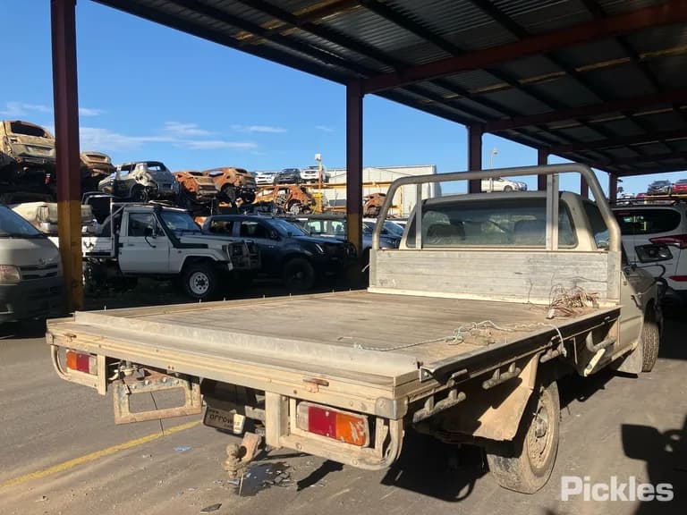 2003 Toyota Hilux Used VIN MR031LNE908002139 – odometer reading 2003 Toyota Hilux Used VIN MR031LNE908002139 – odometer reading