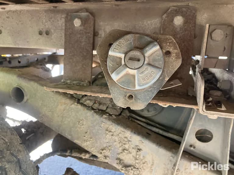 2003 Toyota Hilux Used VIN MR031LNE908002139 – photo 14 2003 Toyota Hilux Used VIN MR031LNE908002139 – photo 14