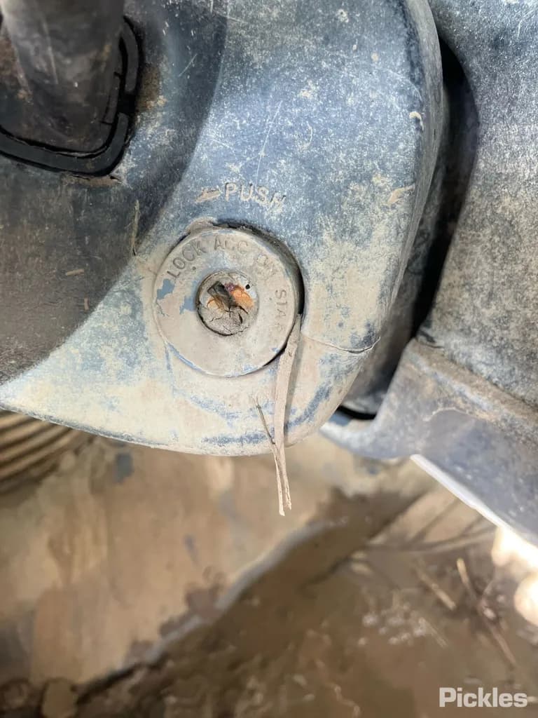 2003 Toyota Hilux Used VIN MR031LNE908002139 – photo 17 2003 Toyota Hilux Used VIN MR031LNE908002139 – photo 17