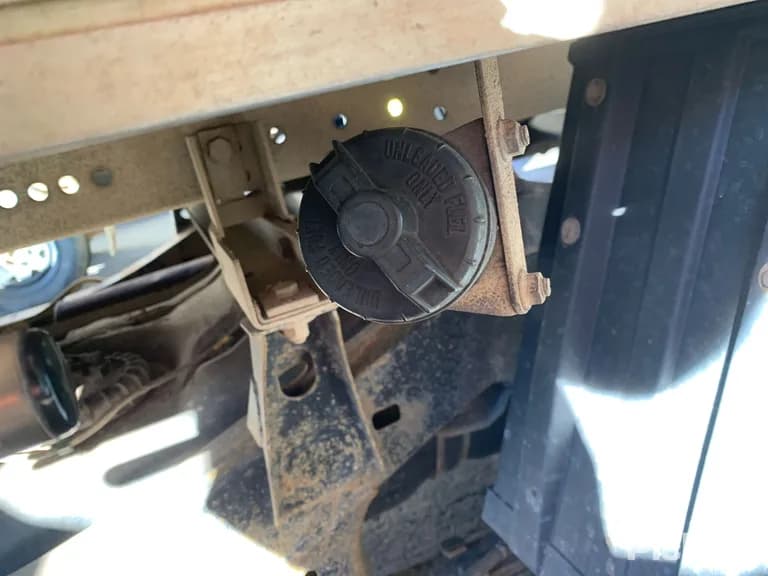 2005 Toyota Hilux Used VIN MR0CU12G400002336 – interior seats 2005 Toyota Hilux Used VIN MR0CU12G400002336 – interior seats
