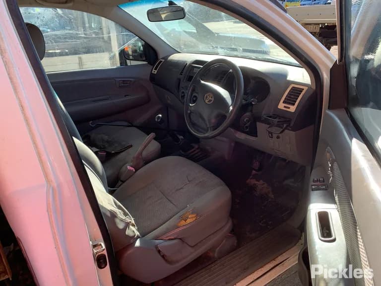 2005 Toyota Hilux Used VIN MR0CU12G400002336 – photo 21 2005 Toyota Hilux Used VIN MR0CU12G400002336 – photo 21