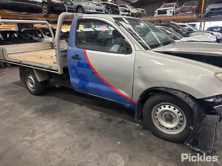 2011 Toyota Hilux Used VIN MR0CX12G700071870 – side profile 2011 Toyota Hilux Used VIN MR0CX12G700071870 – side profile