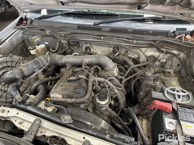 2011 Toyota Hilux Used VIN MR0CX12G700071870 – undercarriage 2011 Toyota Hilux Used VIN MR0CX12G700071870 – undercarriage