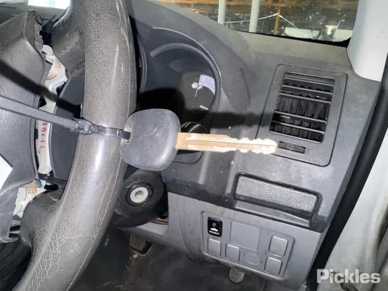 2011 Toyota Hilux Used VIN MR0CX12G700071870 – photo 14 2011 Toyota Hilux Used VIN MR0CX12G700071870 – photo 14