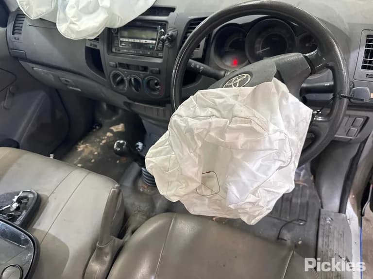 2011 Toyota Hilux Used VIN MR0CX12G700071870 – photo 15 2011 Toyota Hilux Used VIN MR0CX12G700071870 – photo 15