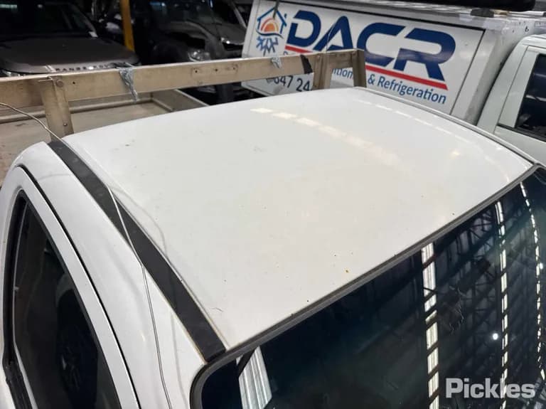 2007 Toyota Hilux Used VIN MR0CX12G900029104 – trunk area 2007 Toyota Hilux Used VIN MR0CX12G900029104 – trunk area