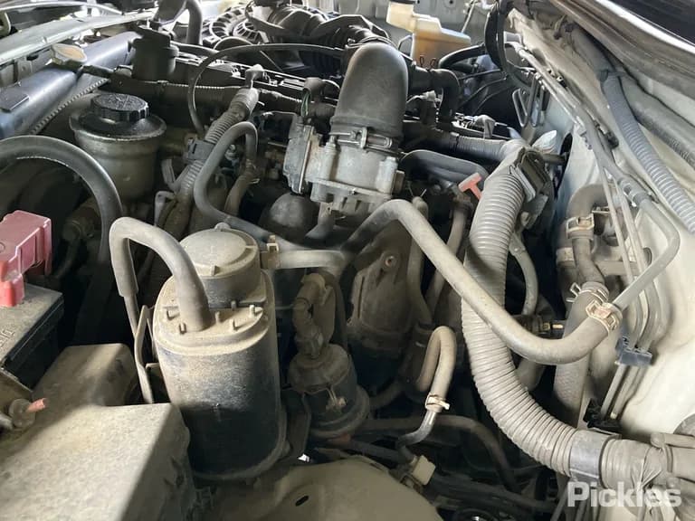 2008 Toyota Hilux Used VIN MR0EX12G302018144 – trunk area 2008 Toyota Hilux Used VIN MR0EX12G302018144 – trunk area