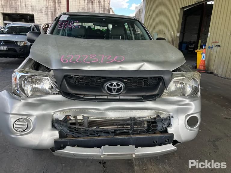 2008 Toyota Hilux Used VIN MR0EX12G302018144 – photo 12 2008 Toyota Hilux Used VIN MR0EX12G302018144 – photo 12