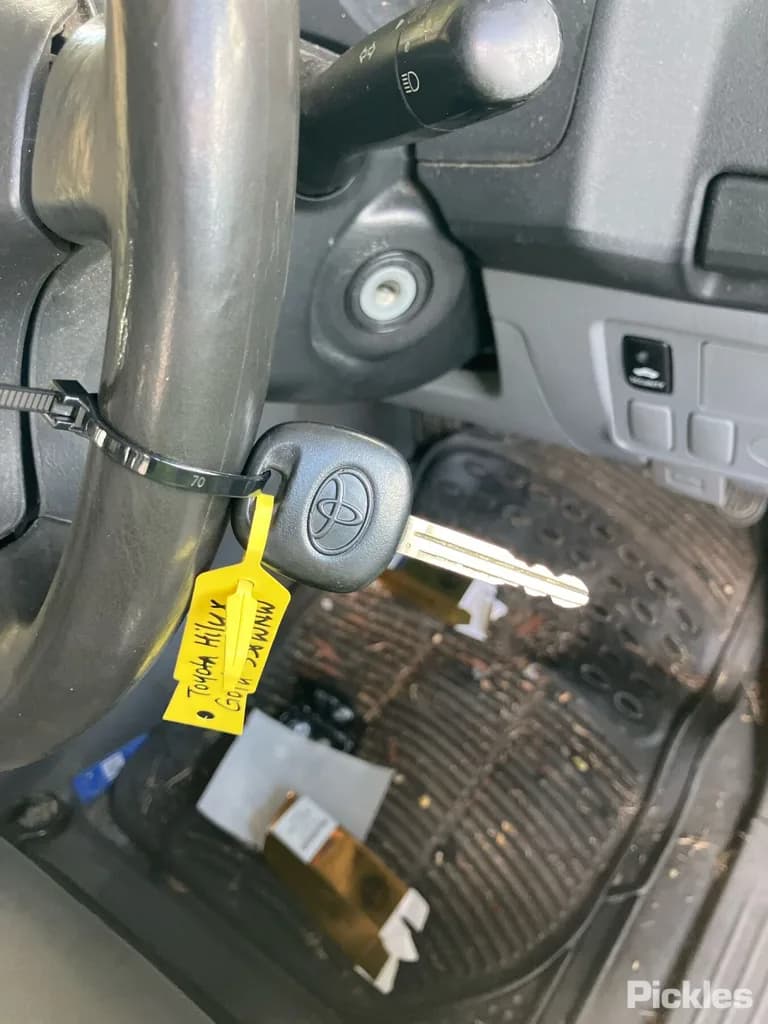 2008 Toyota Hilux Used VIN MR0EX12G302018144 – photo 13 2008 Toyota Hilux Used VIN MR0EX12G302018144 – photo 13