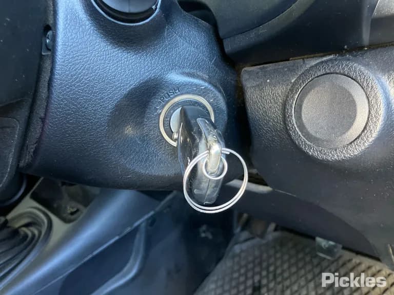 2016 Toyota Hilux Used VIN MR0EX3CB801107499 – exterior detail 2016 Toyota Hilux Used VIN MR0EX3CB801107499 – exterior detail