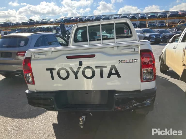 2024 Toyota Hilux Used VIN MR0JA3DD300353494 – undercarriage 2024 Toyota Hilux Used VIN MR0JA3DD300353494 – undercarriage