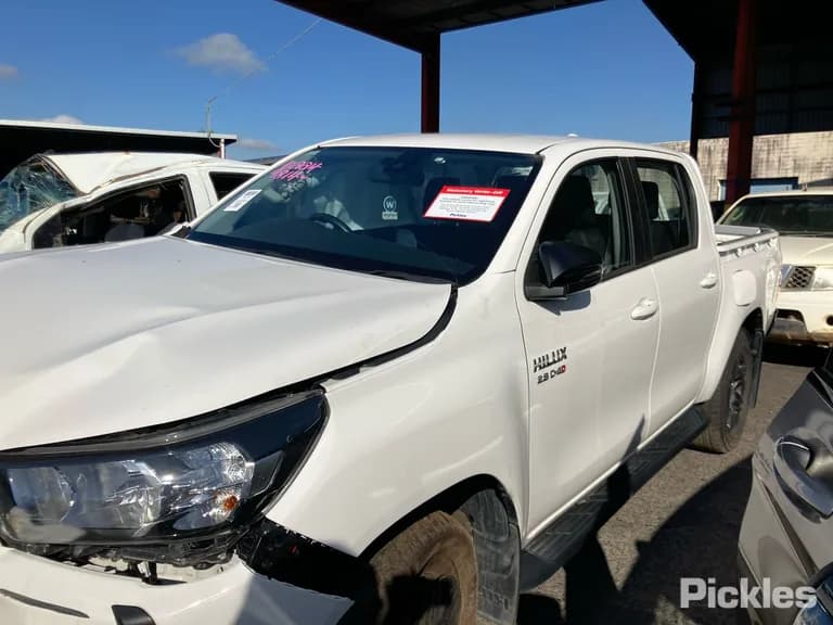 2024 Toyota Hilux Used VIN MR0JA3DD300353494 – photo 14 2024 Toyota Hilux Used VIN MR0JA3DD300353494 – photo 14