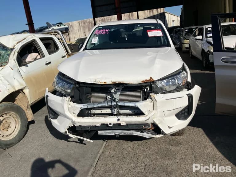 2024 Toyota Hilux Used VIN MR0JA3DD300353494 – photo 17 2024 Toyota Hilux Used VIN MR0JA3DD300353494 – photo 17