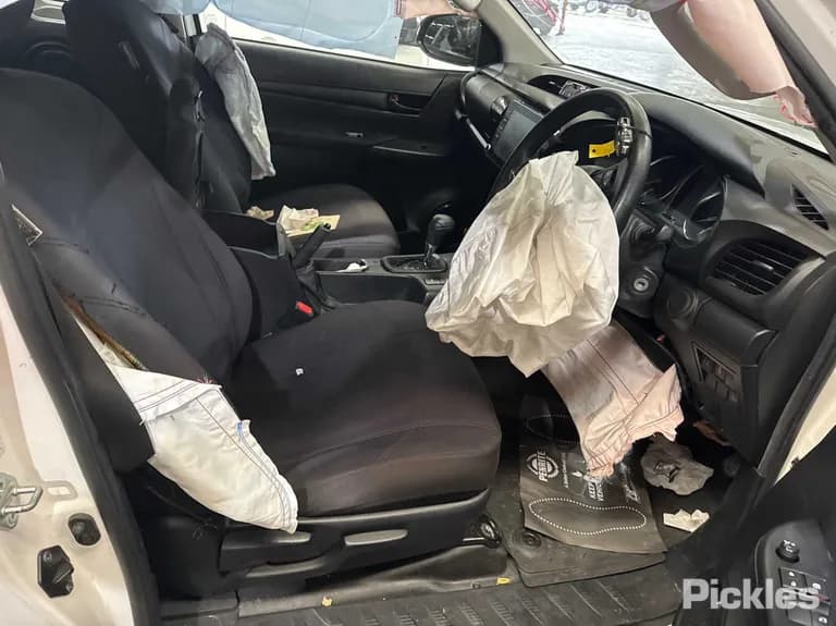 2022 Toyota Hilux Used VIN MR0KA3CC701176827 – undercarriage 2022 Toyota Hilux Used VIN MR0KA3CC701176827 – undercarriage