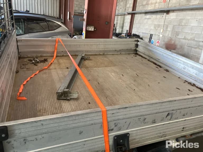 2025 Toyota Hilux Used VIN MR0KA3CD306821730 – engine bay 2025 Toyota Hilux Used VIN MR0KA3CD306821730 – engine bay