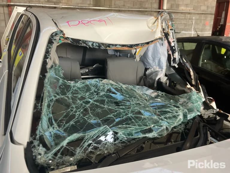 2025 Toyota Hilux Used VIN MR0KA3CD306821730 – photo 13 2025 Toyota Hilux Used VIN MR0KA3CD306821730 – photo 13